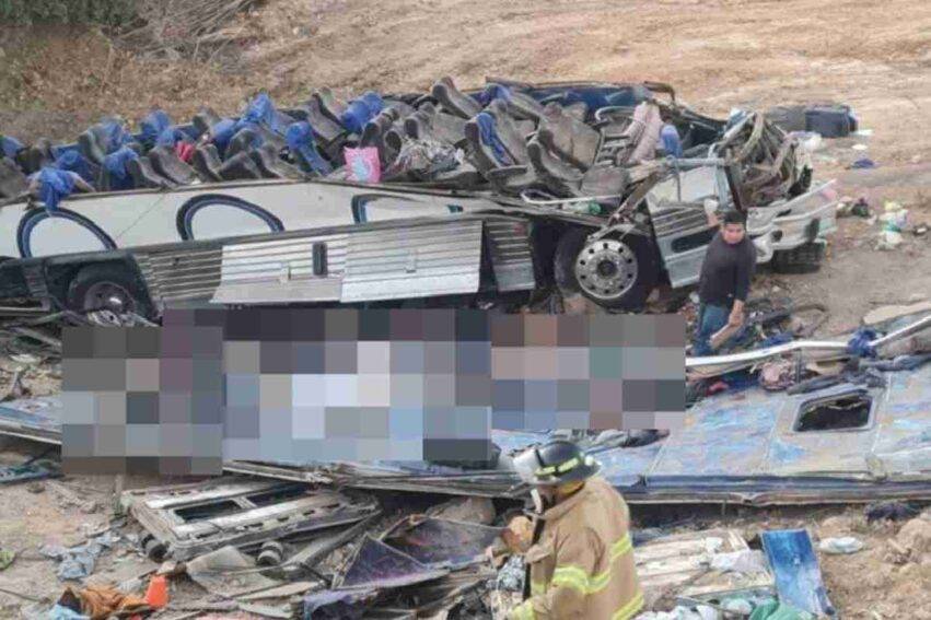 Bus Si Ribalta E Finisce Nel Burrone Almeno Morti Le Vittime